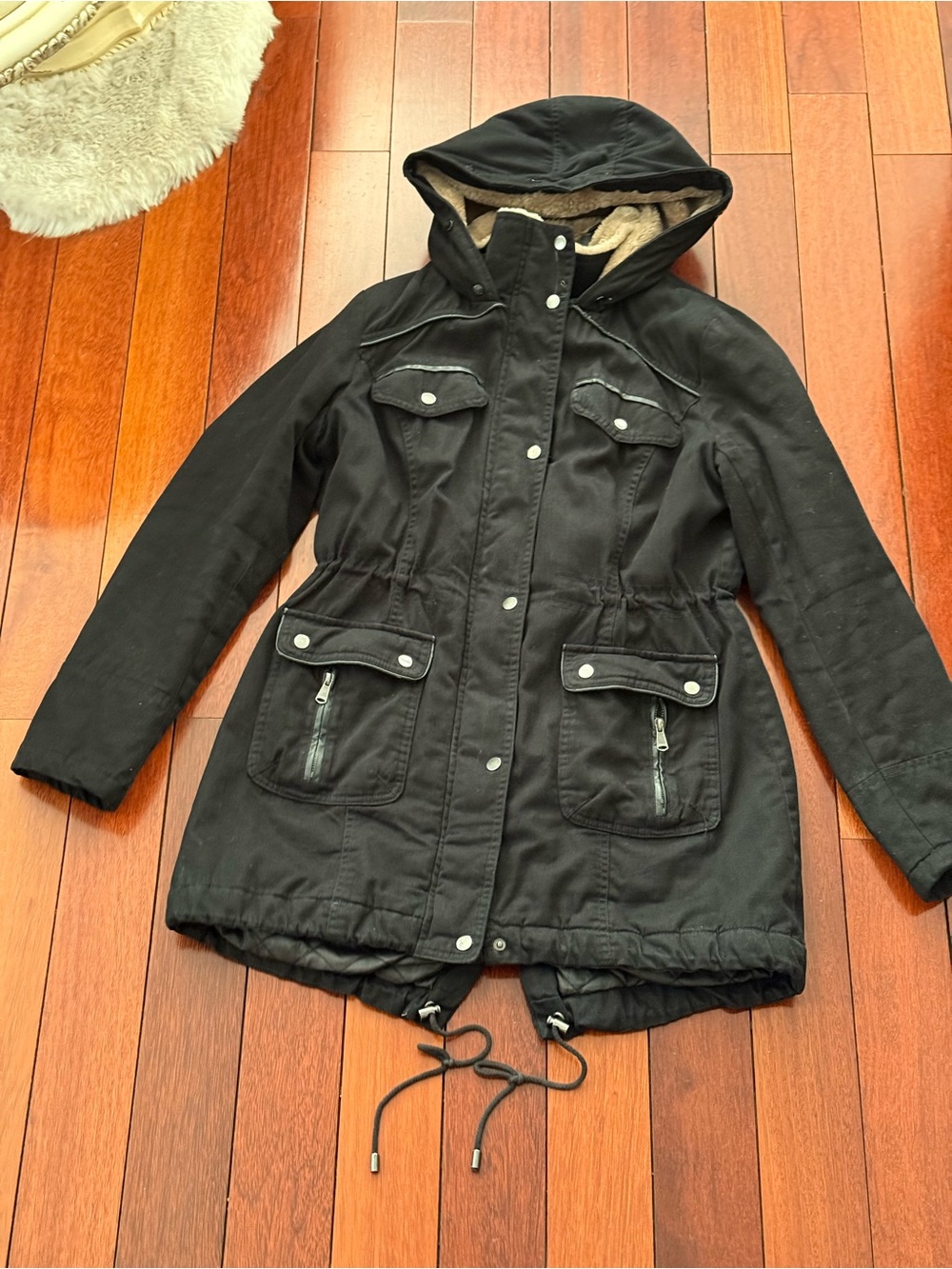 Forever 21 Women's Black Parka Jacket
Hooded Lined Mid-Length Zip/Snap L